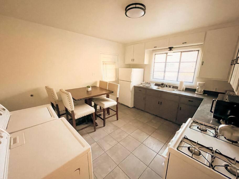 فيلا Pet Friendly! Private Casita In Nob Hill ألباكركي المظهر الخارجي الصورة